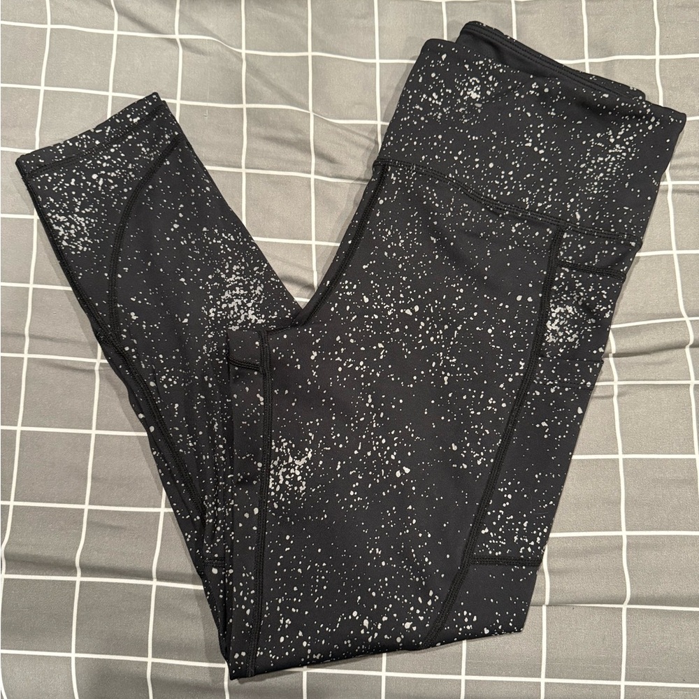 ZYIA light n tight Black and White Patterned Leggings